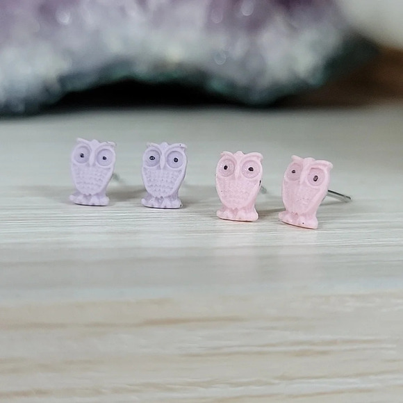 Tiny Owl Stud Earrings, choice of color - Picture 4 of 6